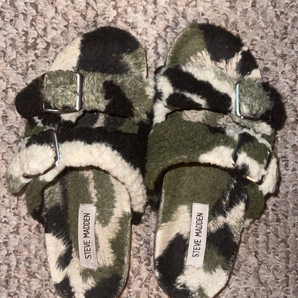 Furry slides!🌿